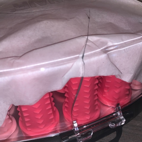 Compact NEW Hair Setter contains 20 tangle-free multi-size rollers (Comes As Is) - Picture 7 of 7